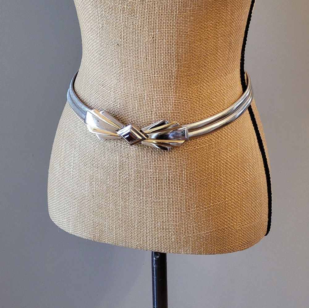 Judith Leiber Vintage 80s Silvertone Double Coil Belt With An Art Deco Buckle - Picture 5 of 13